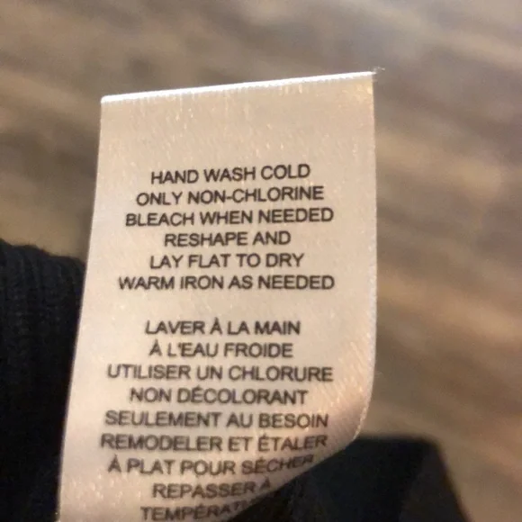 Tahari Sweatshirt - Picture 7 of 7